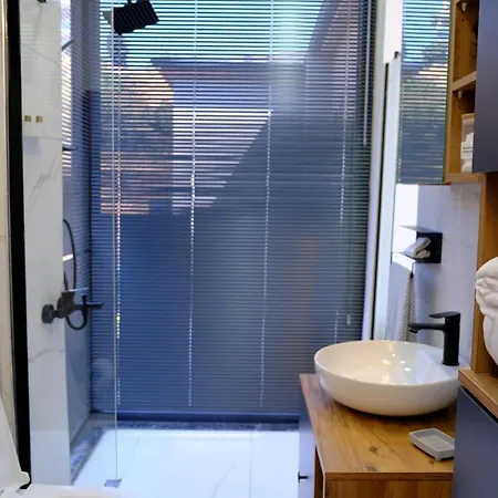 Fynoora Willa Tavsancil